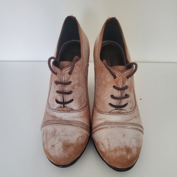 Matisse lace up Oxford bootie shoes distressed tan - Picture 4 of 6